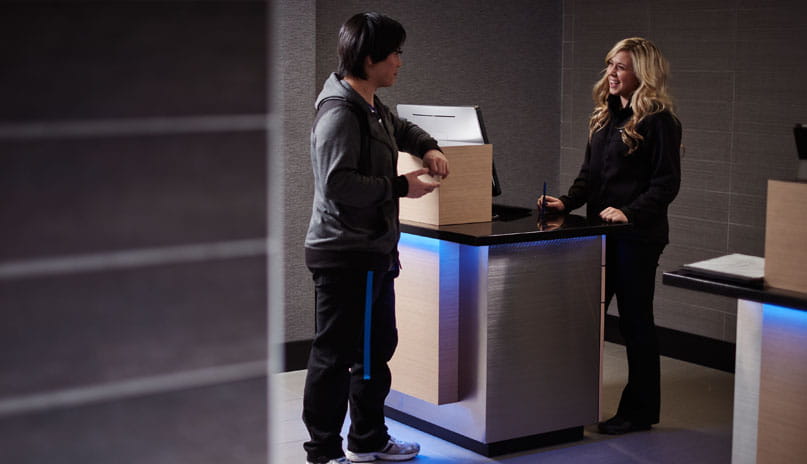 Residence: Front Desk