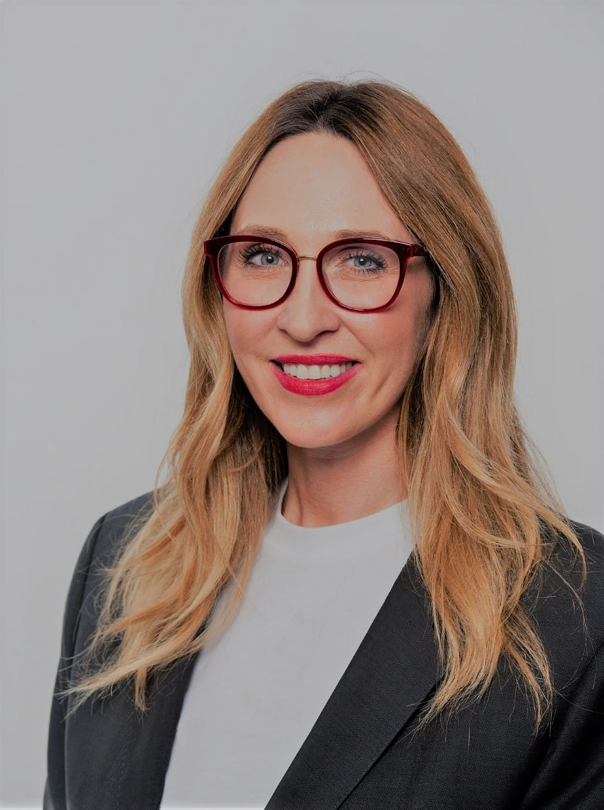 Headshot of Lindsay Engel